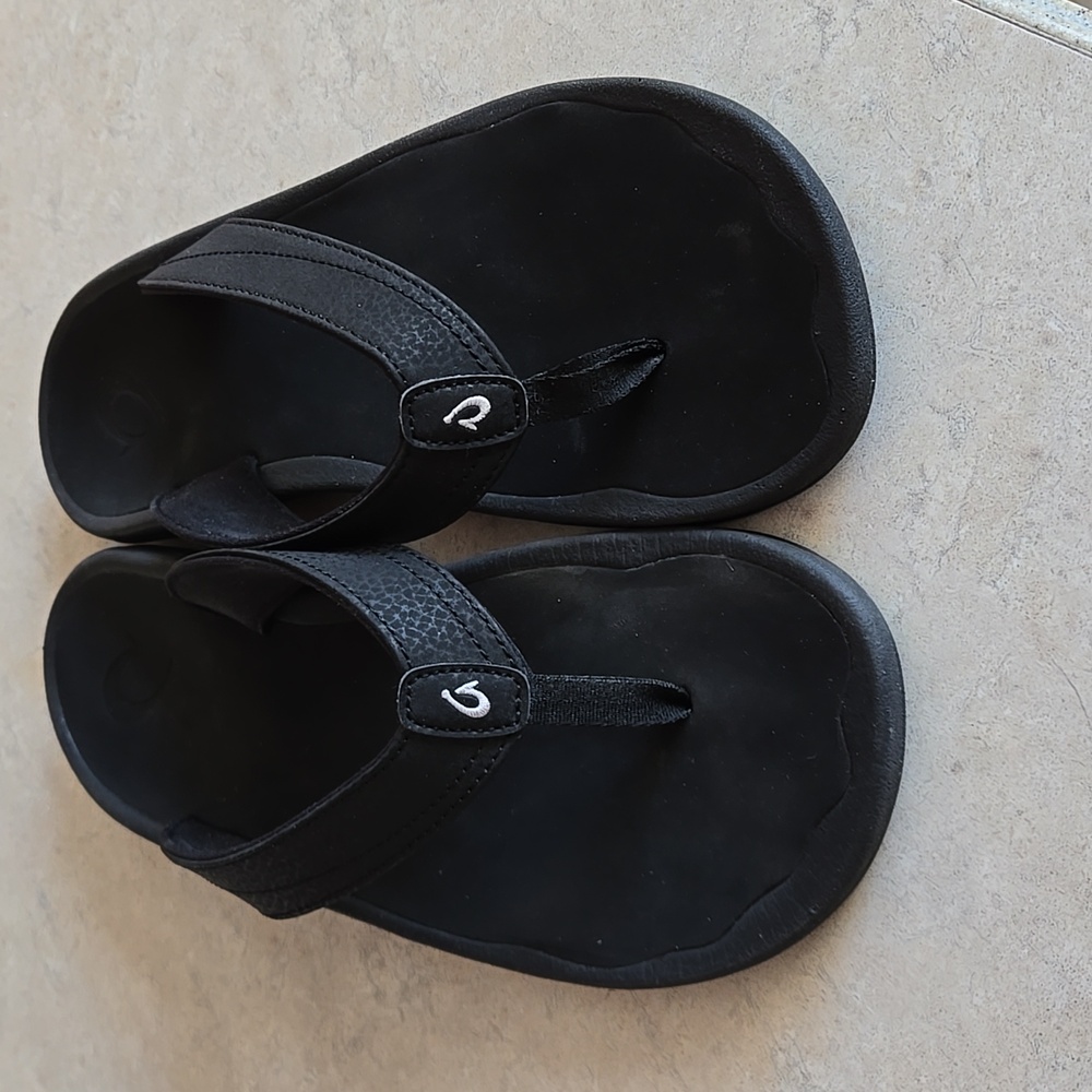 Black Women's Thong Sandals - Comfort Footbed